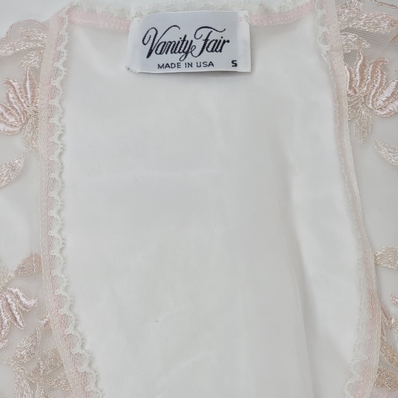 Vanity Fair Vintage Soft Pink Sheer Open Duster Rober, Floral Applique, EUC, szS - Picture 6 of 9